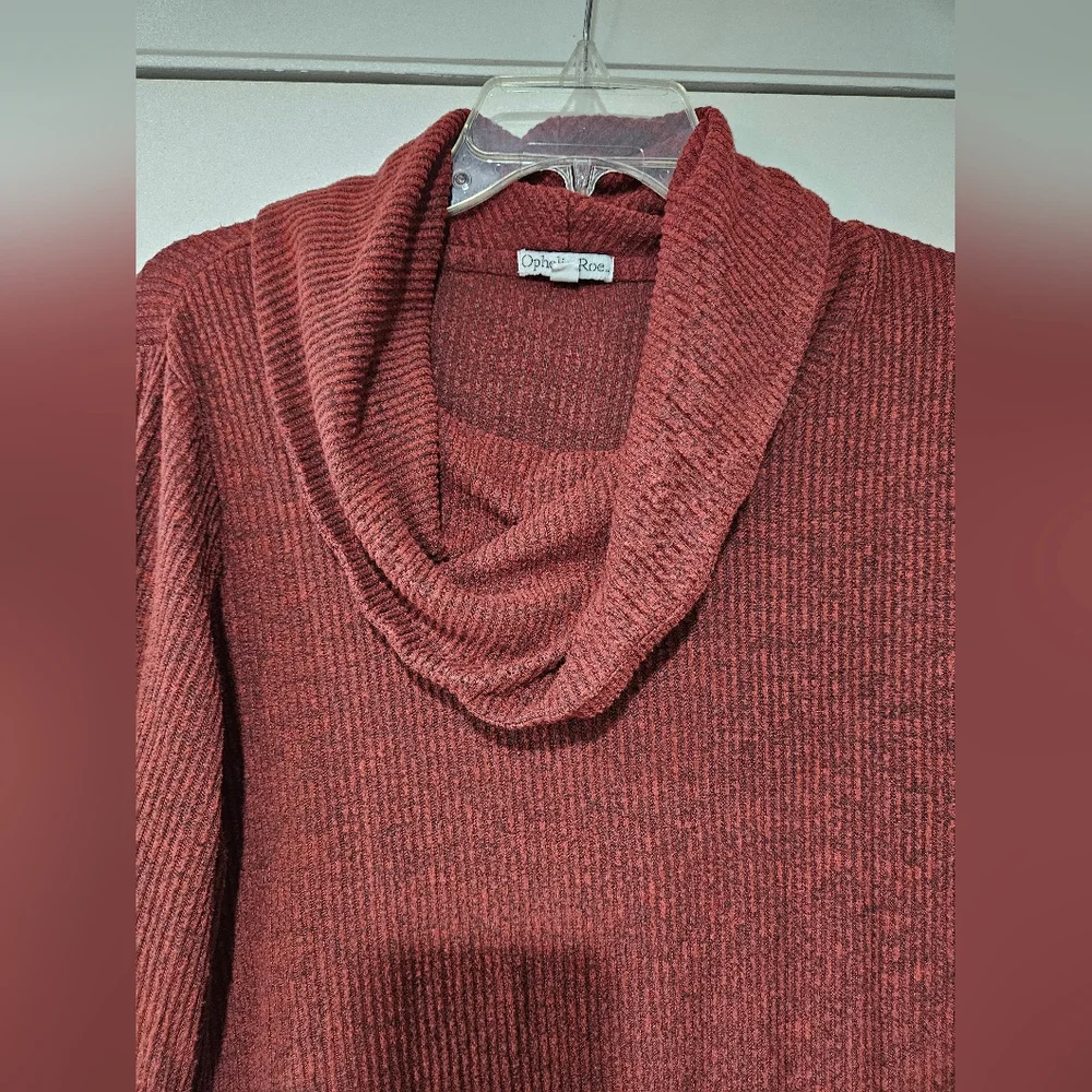 Maroon dress - Picture 2 of 5